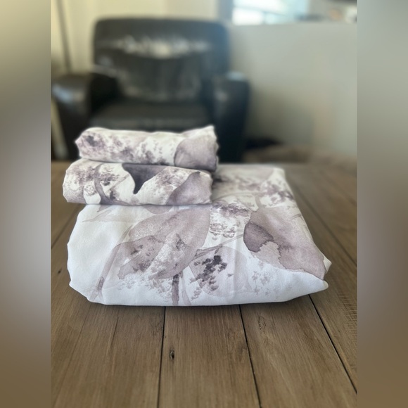 QE Home Carlington Queen Duvet Cover and Shams - Picture 3 of 5